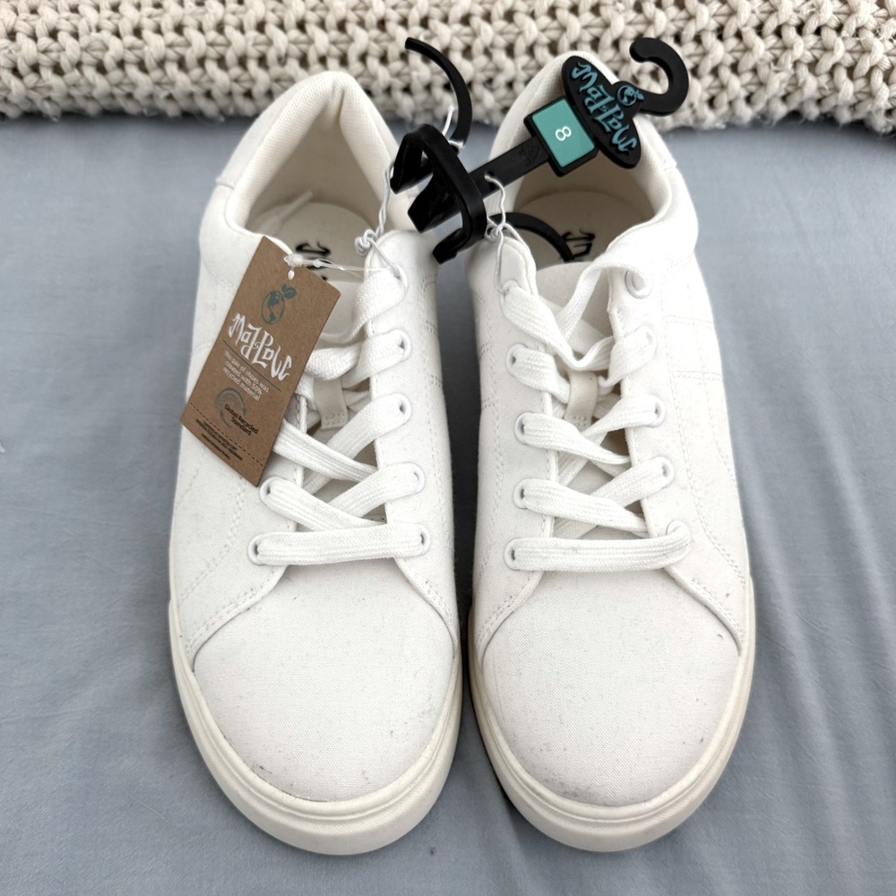 NEW! Mad Love Women’s Sia white Lace-Up Sneakers